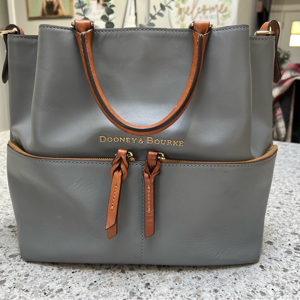 Dooney & Bourke LRG City Dawson Barlow Smooth Leather Tote Shoulder Bag Satchel